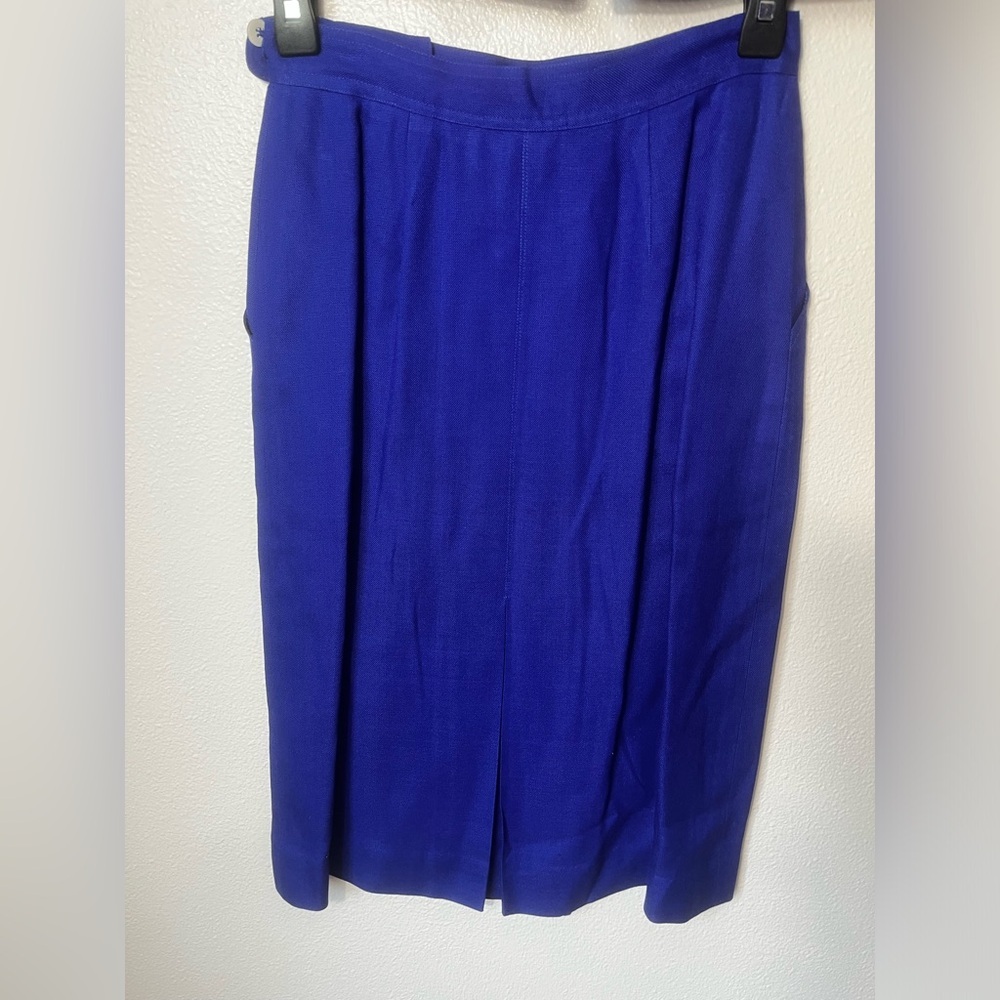 Vinatge Christian Dior Petite Bright Blue Rayon Suit
Set Size 6/8 - Picture 4 of 8